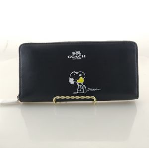 Coach X Snoopy Accordion Zip